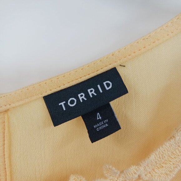 Torrid Crinkle Gauze Daisy Crochet Trim Top Size 4X Yellow Floral Flutter Sleeve - Picture 10 of 16